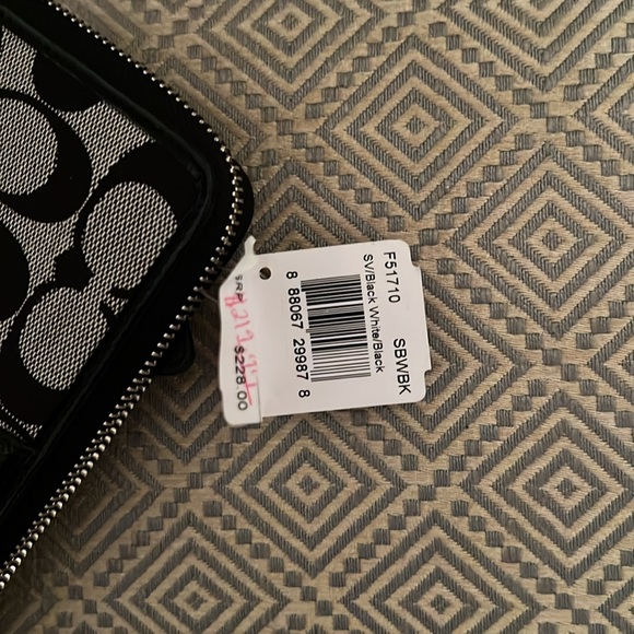 WALLET COACH LARGE BLACK C ZIP AROUND NWT - Picture 4 of 5